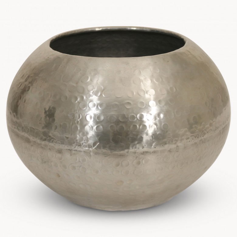 Kimberley Round Aluminium Vase In Hammered Silver Finish One World   Kimberley Round Aluminium Vase In Hammered Silver Finish Nk7003 1.2468 