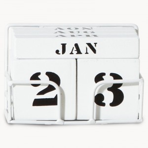 18 - maitland-block-calendar-hn7228-1.1100