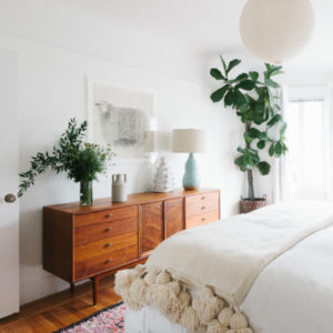 fiddle leaf fig in the bedroom